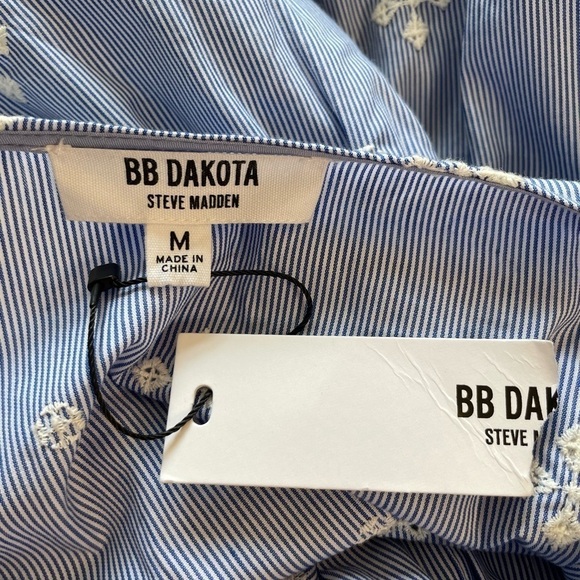 BB Dakota NWT Ruffled Embroidered Eyelet Blue & White Dress Medium - Picture 8 of 11